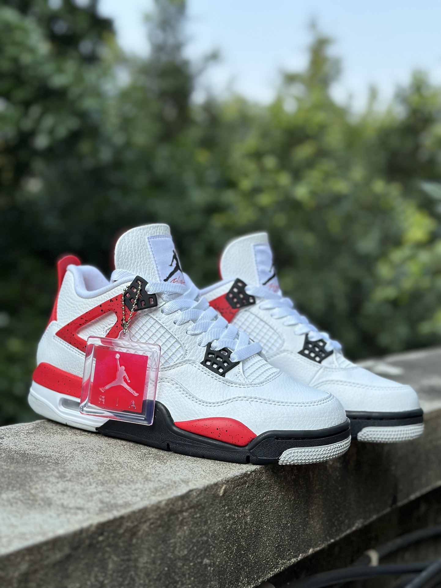 ¡¡Original puro!! Original puro, de fábrica original!! Air Jordan AJ4 Retro Cemento Rojo, versión de comercio…