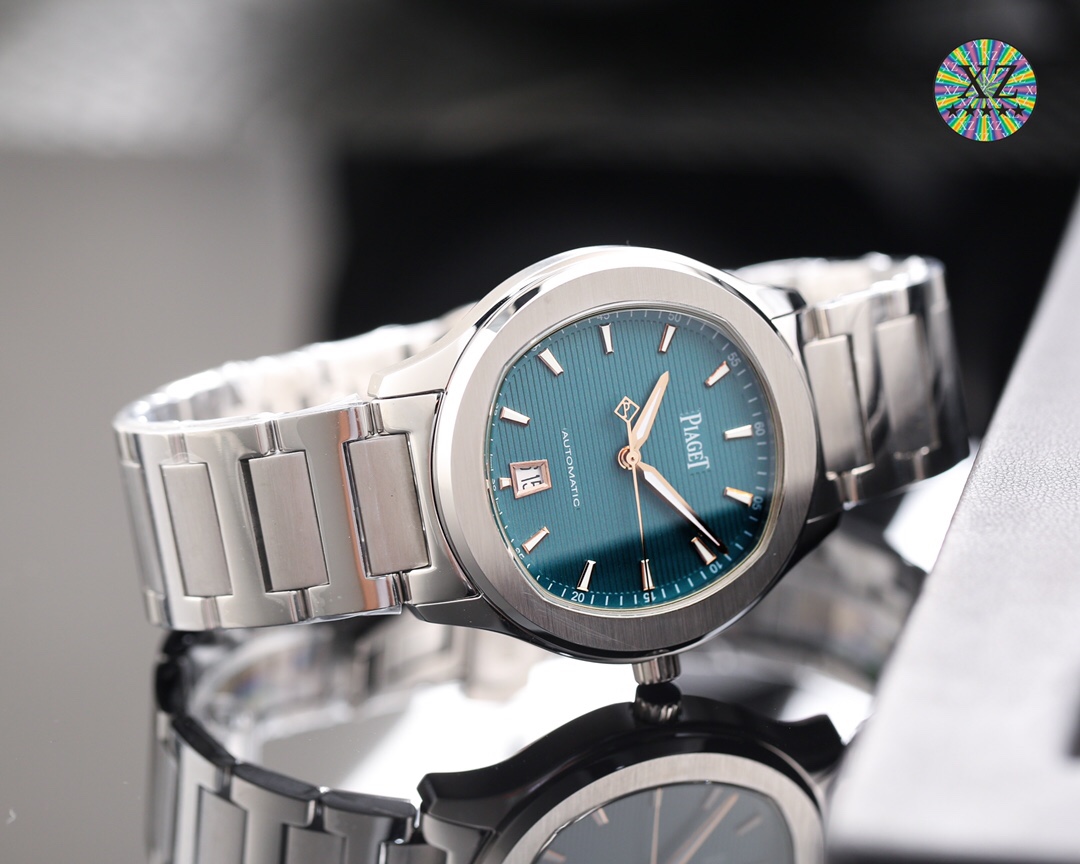 Piaget PoloS系列火爆上市，全新钢带散珠打磨，将生活的艺术与时间融合一起，彰显传奇色彩