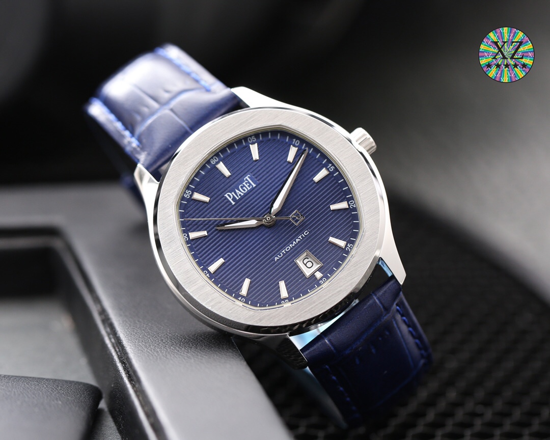 Piaget PoloS系列火爆上市，全新钢带散珠打磨，将生活的艺术与时间融合一起，彰显传奇色彩