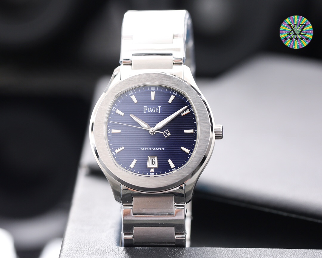 Piaget PoloS系列火爆上市，全新钢带散珠打磨，将生活的艺术与时间融合一起，彰显传奇色彩