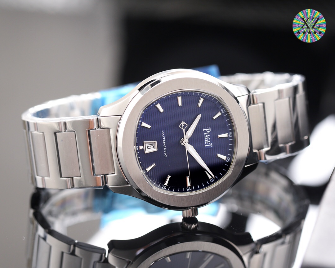 Piaget PoloS系列火爆上市，全新钢带散珠打磨，将生活的艺术与时间融合一起，彰显传奇色彩