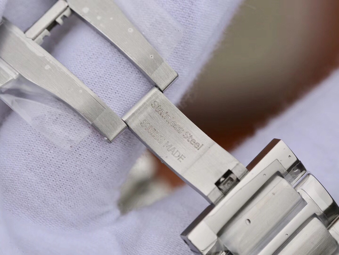 Piaget MKS伯爵PIAGET—POLO’S系列，杨帆展航，震撼出击修正市面所有版本的任何不足