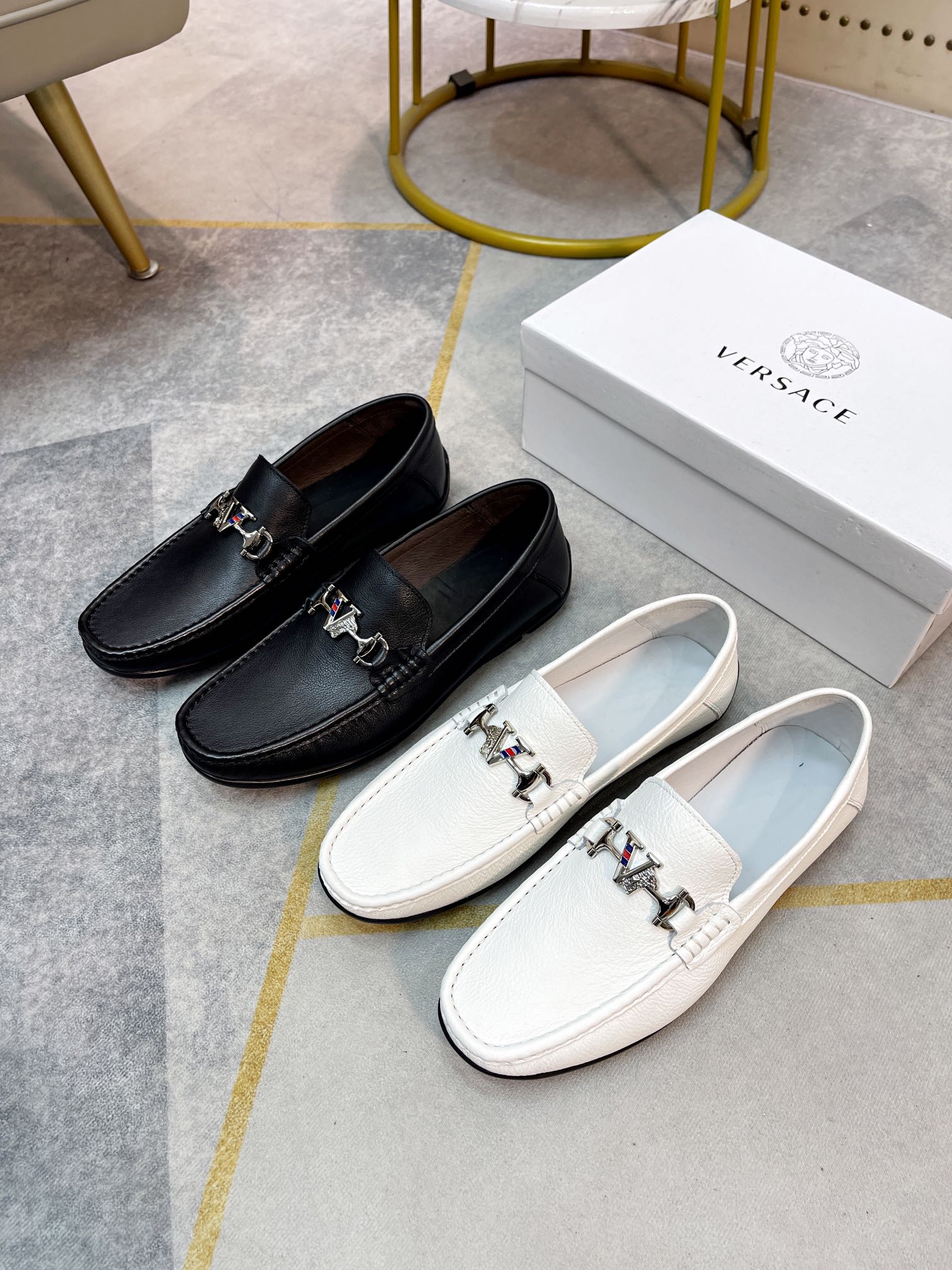 Foto de combinación [Forro de piel de oveja, hermoso embalaje] Versace zapatos de cuero casual de ne