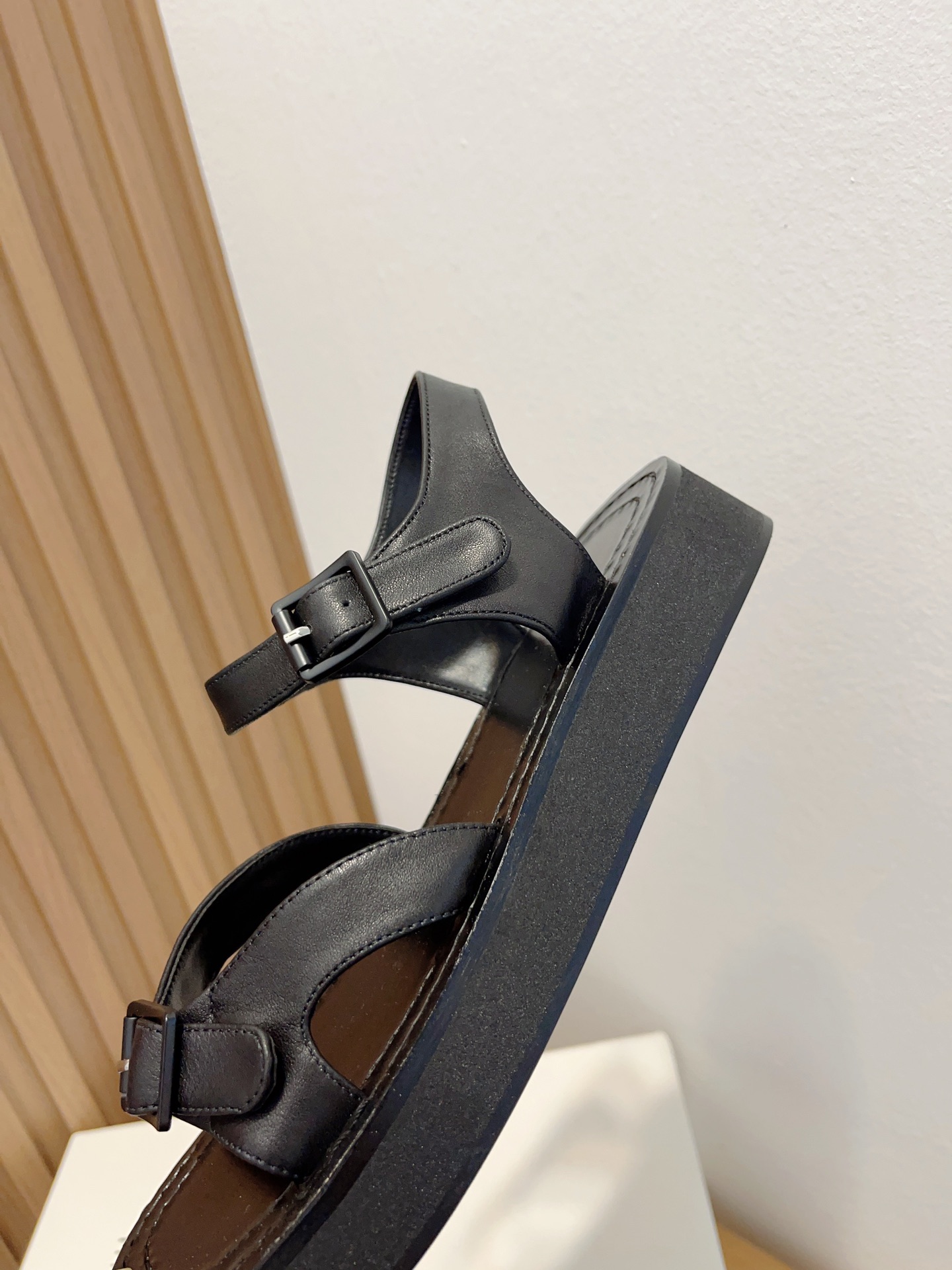 The Row Women's Leather Thick Sole Sandals - Retro Summer Beach Shoes 9 i1677689760 6032 7