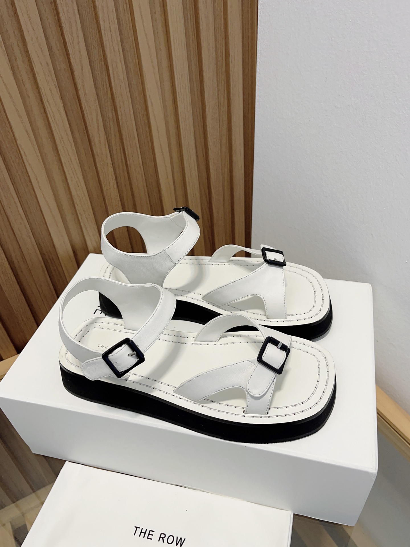 The Row 25 Leather Sandals - Retro Fashion Platform Beach Shoes - White 6 i1677689778 1299 4