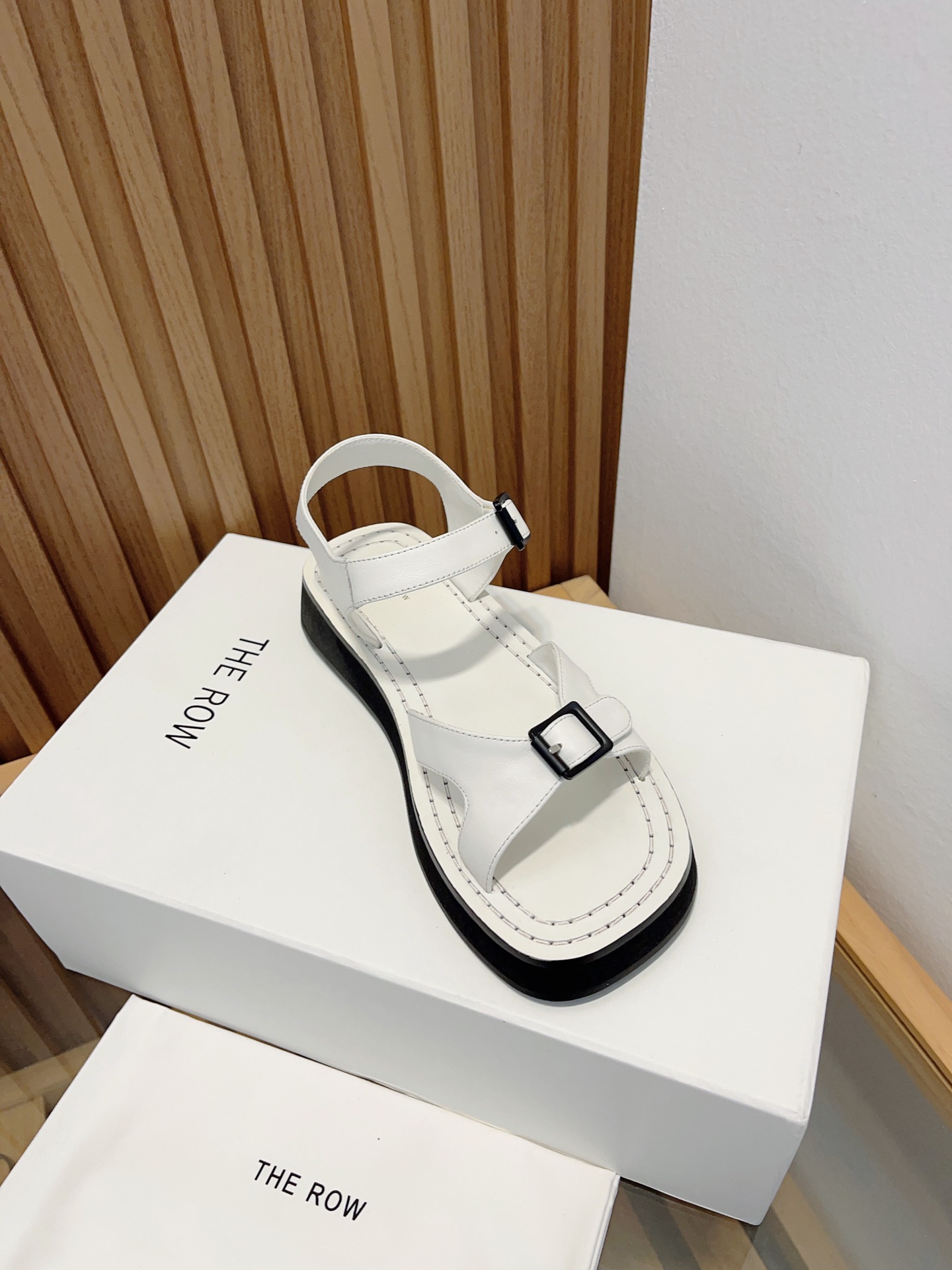 The Row 25 Leather Sandals - Retro Fashion Platform Beach Shoes - White 5 i1677689778 4777 3