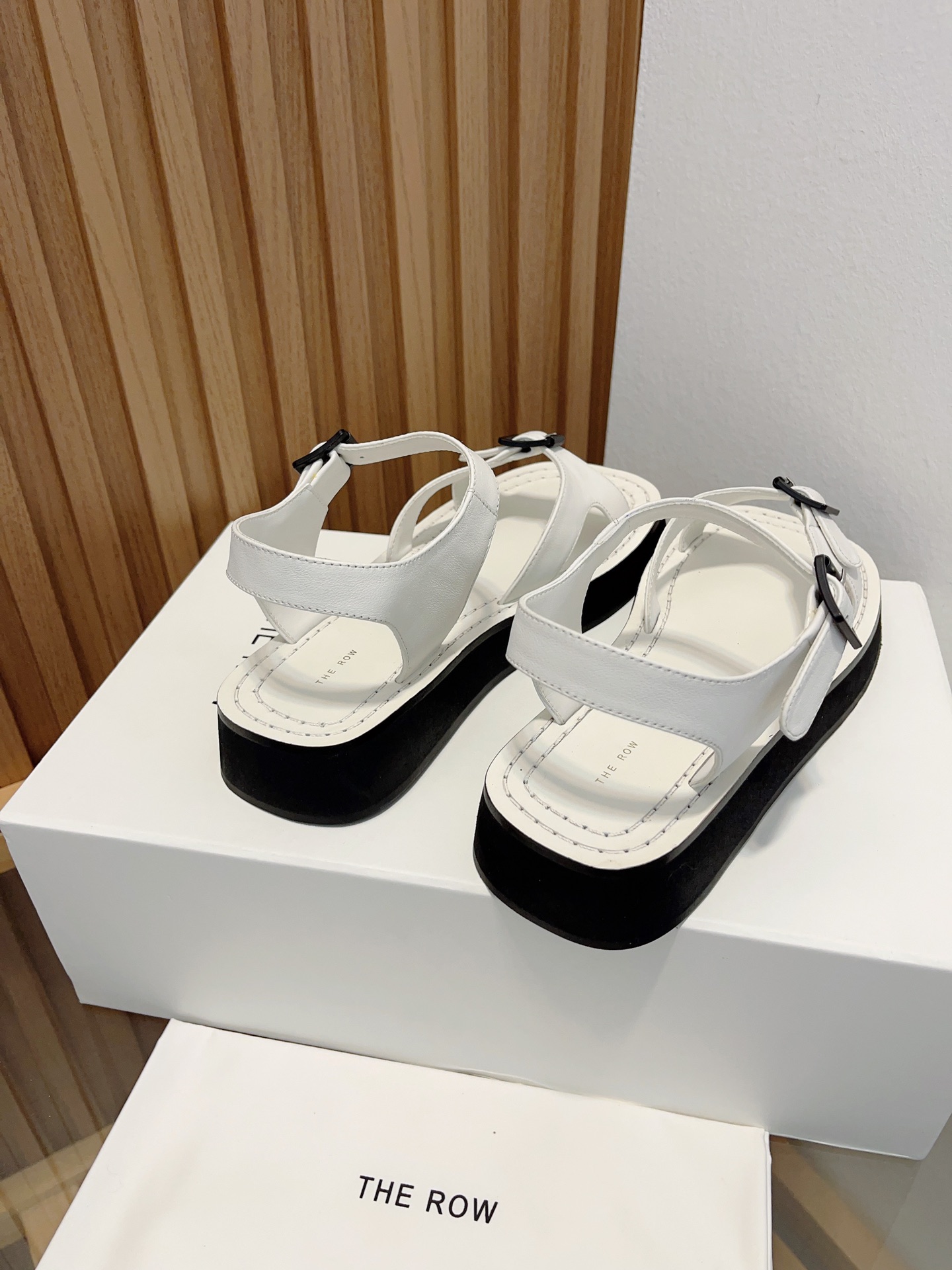 The Row 25 Leather Sandals - Retro Fashion Platform Beach Shoes - White 7 i1677689778 6684 5