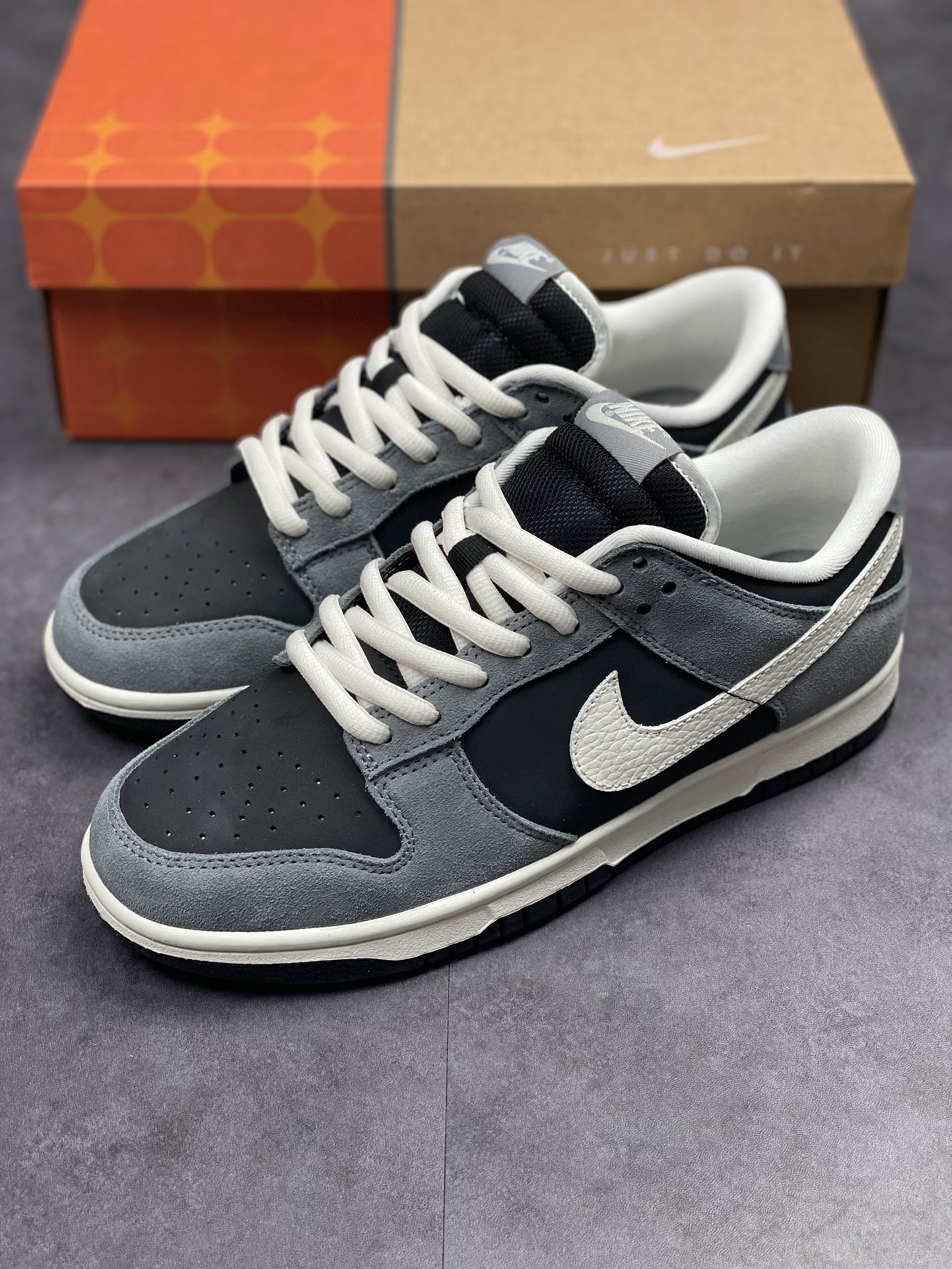 260 Nike SB Dunk Low 元年黑灰 304714-004