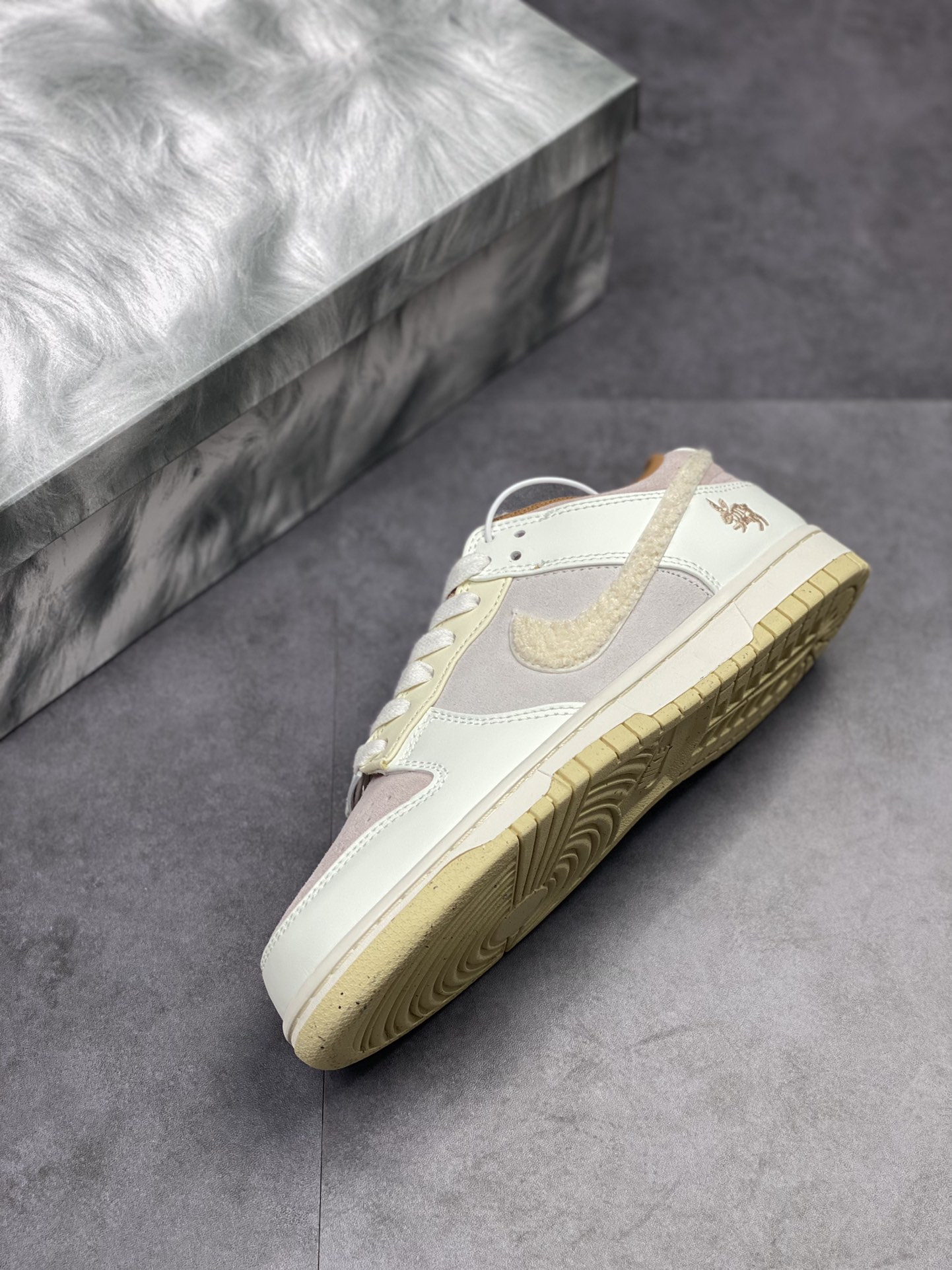 Nike SB Dunk Low RETRO beige white brown FD4203-211