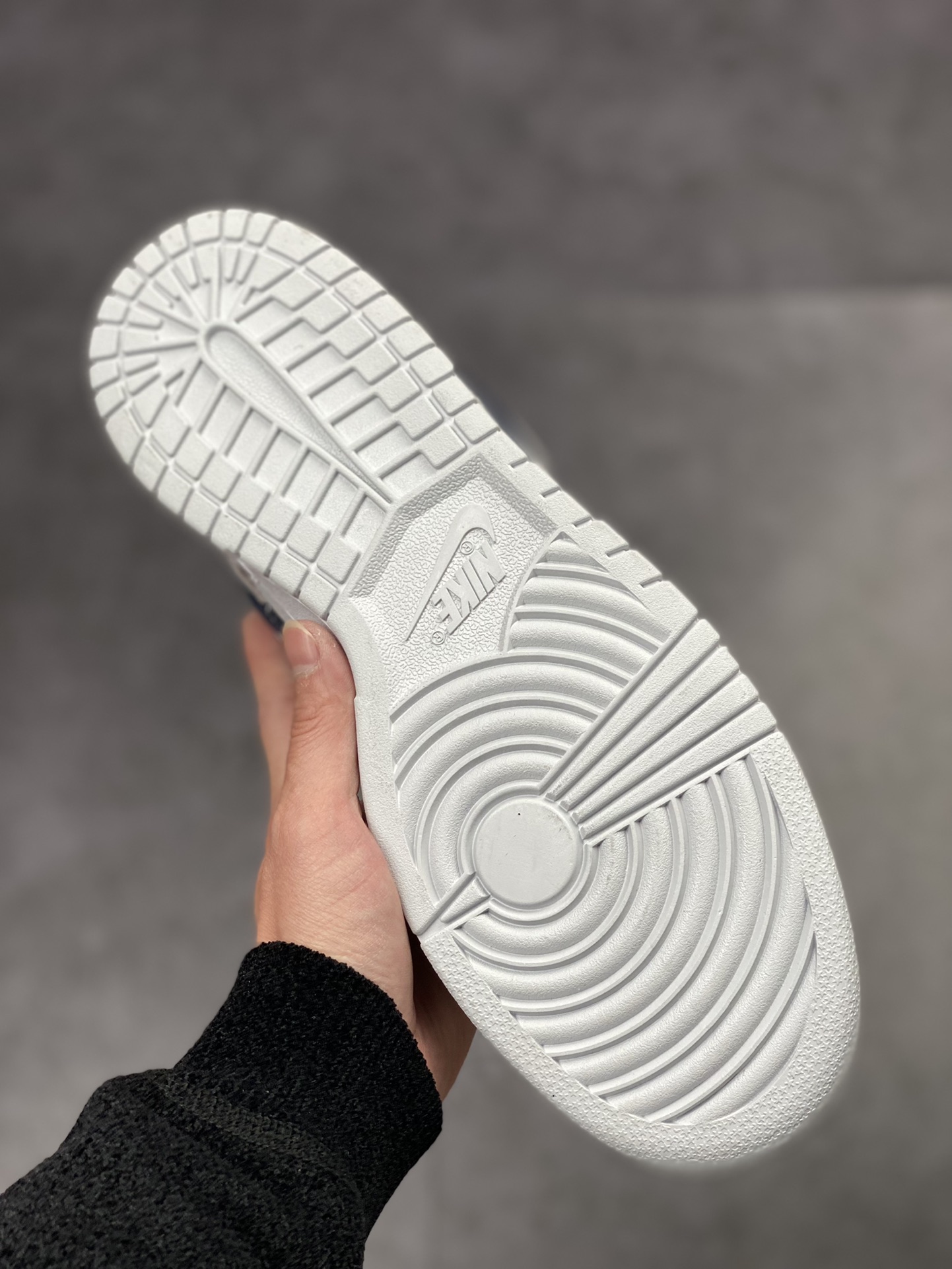180 NIKE SB Dunk Low 浅灰蓝 FJ4227-001