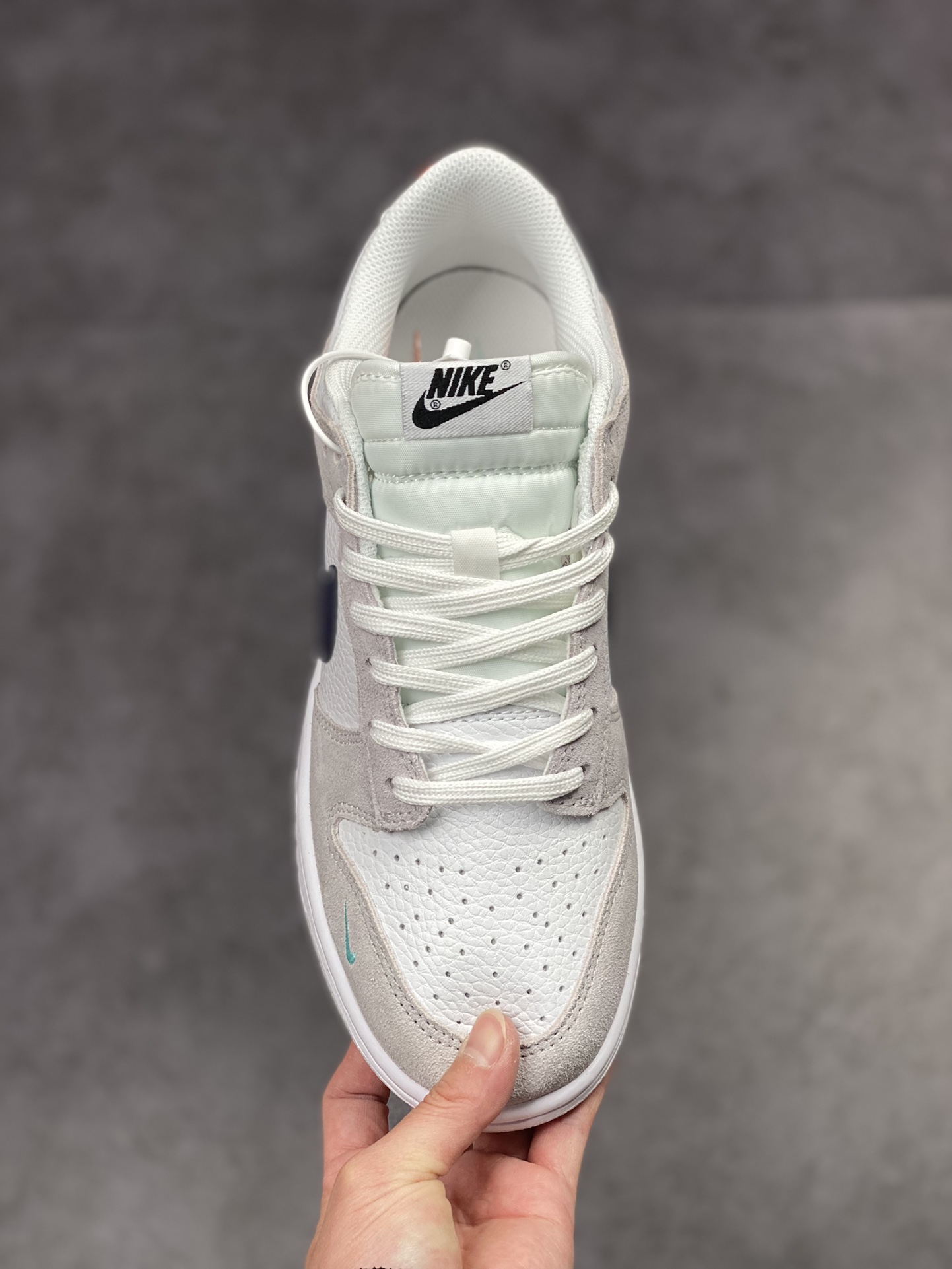 180 NIKE SB Dunk Low 浅灰蓝 FJ4227-001