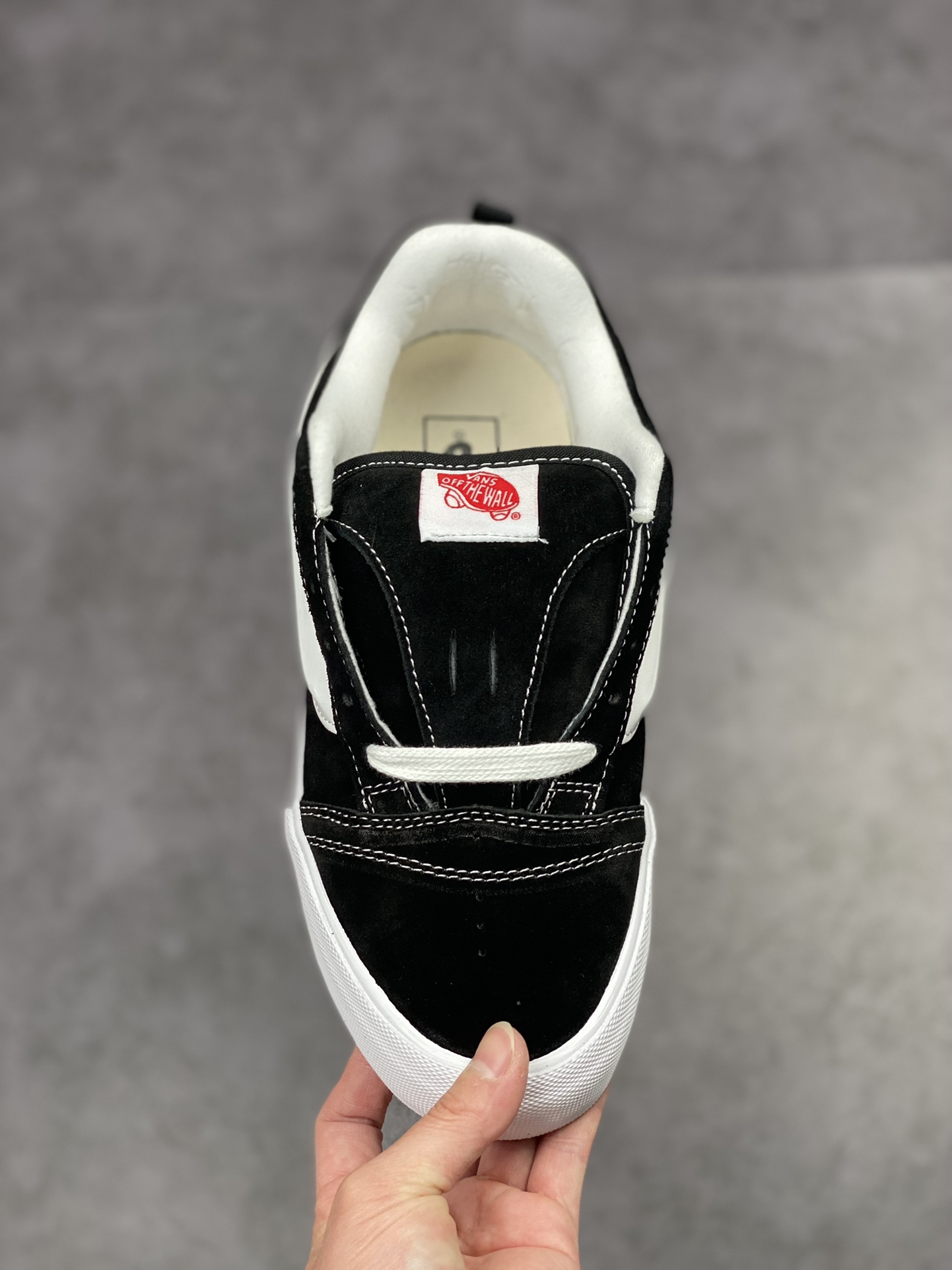 170 万斯VANS  Knu Skool款面包鞋