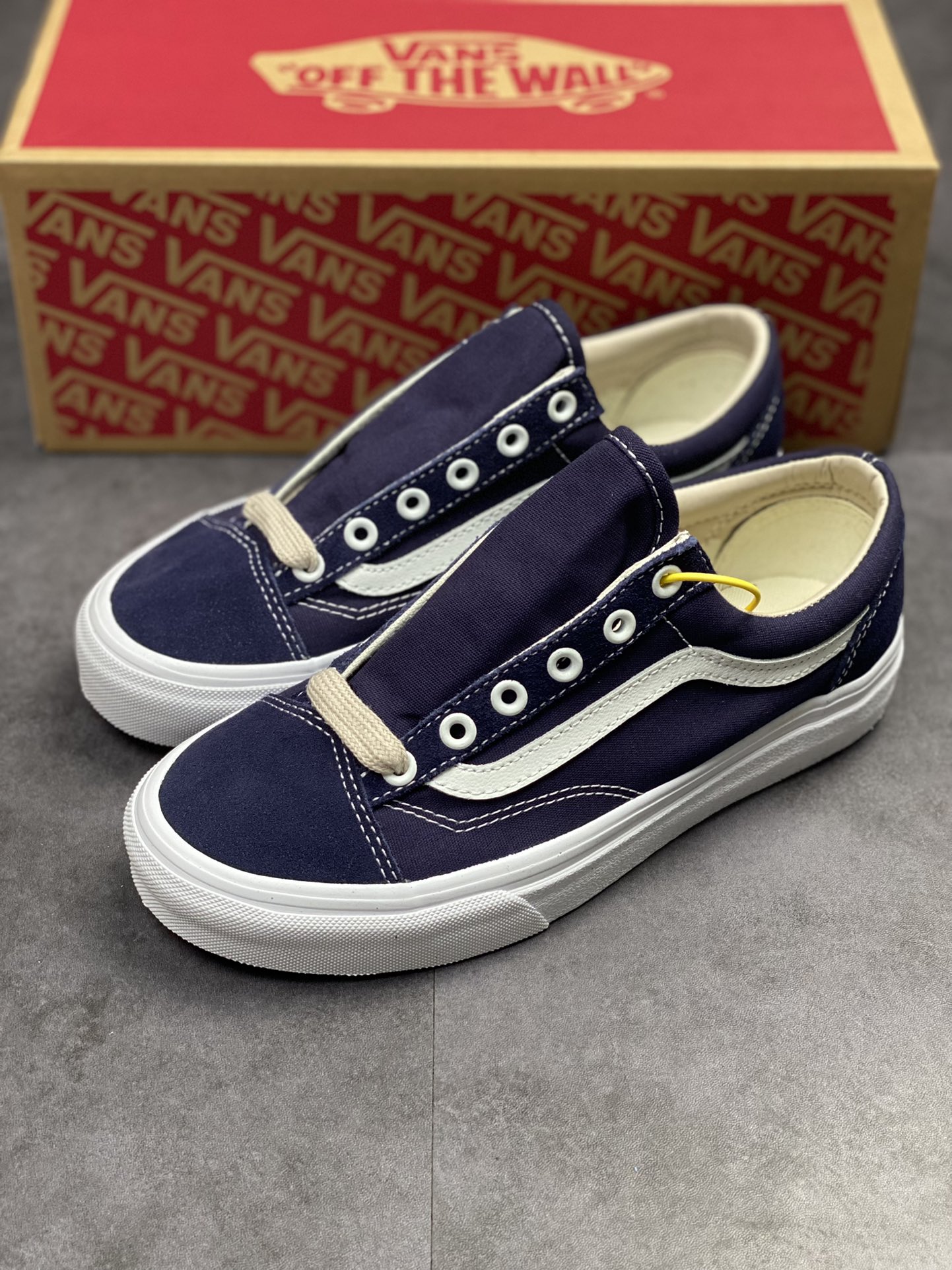 150 Vans Fuzzy Lace Style 36  权志龙小头藏蓝色