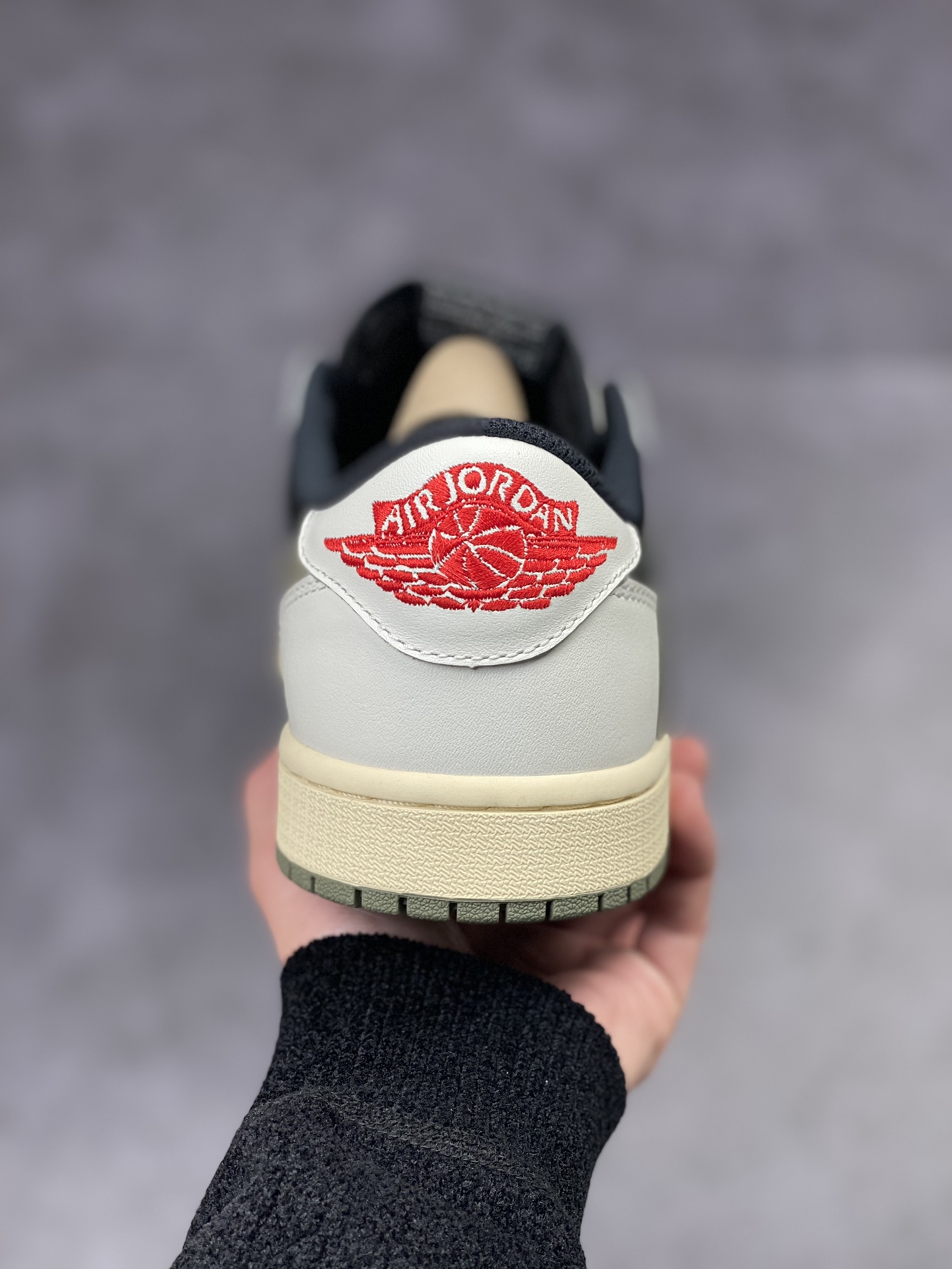 400 Travis Scott x Air Jordan 1 Low ”Olive” 黑绿倒钩低帮 DZ4137-106