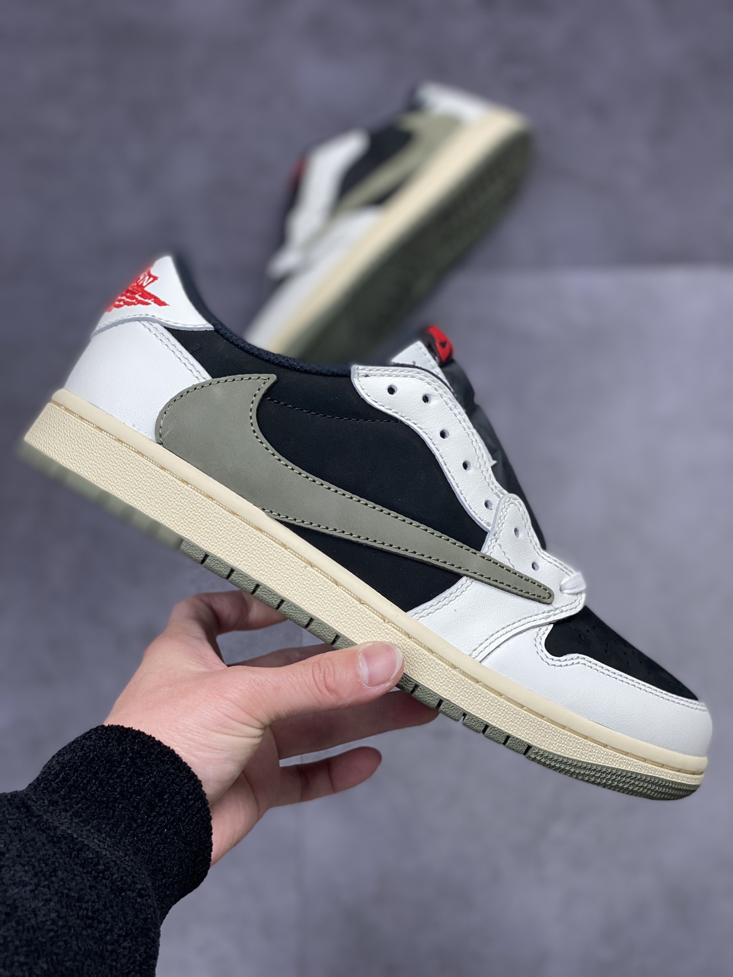 400 Travis Scott x Air Jordan 1 Low ”Olive” 黑绿倒钩低帮 DZ4137-106