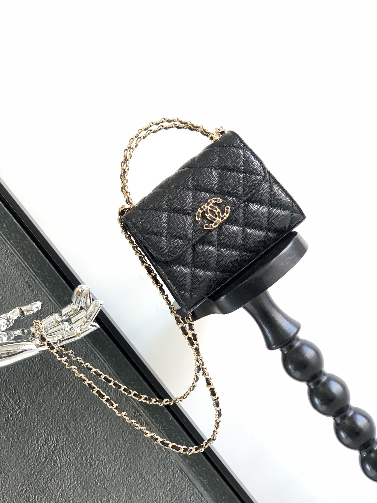 De vuelta al stock 🌈🌈🌈 Chanel|23P nuevo modelo de piel de lychee, ¡estos dos bolsos son geniales! Estos dos bolsos d…