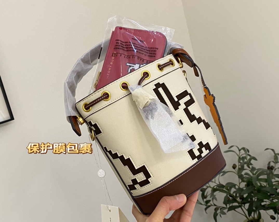 The old channels will know! It’s different. The yearbook series contains an open purse. Zenium - 图片 2
