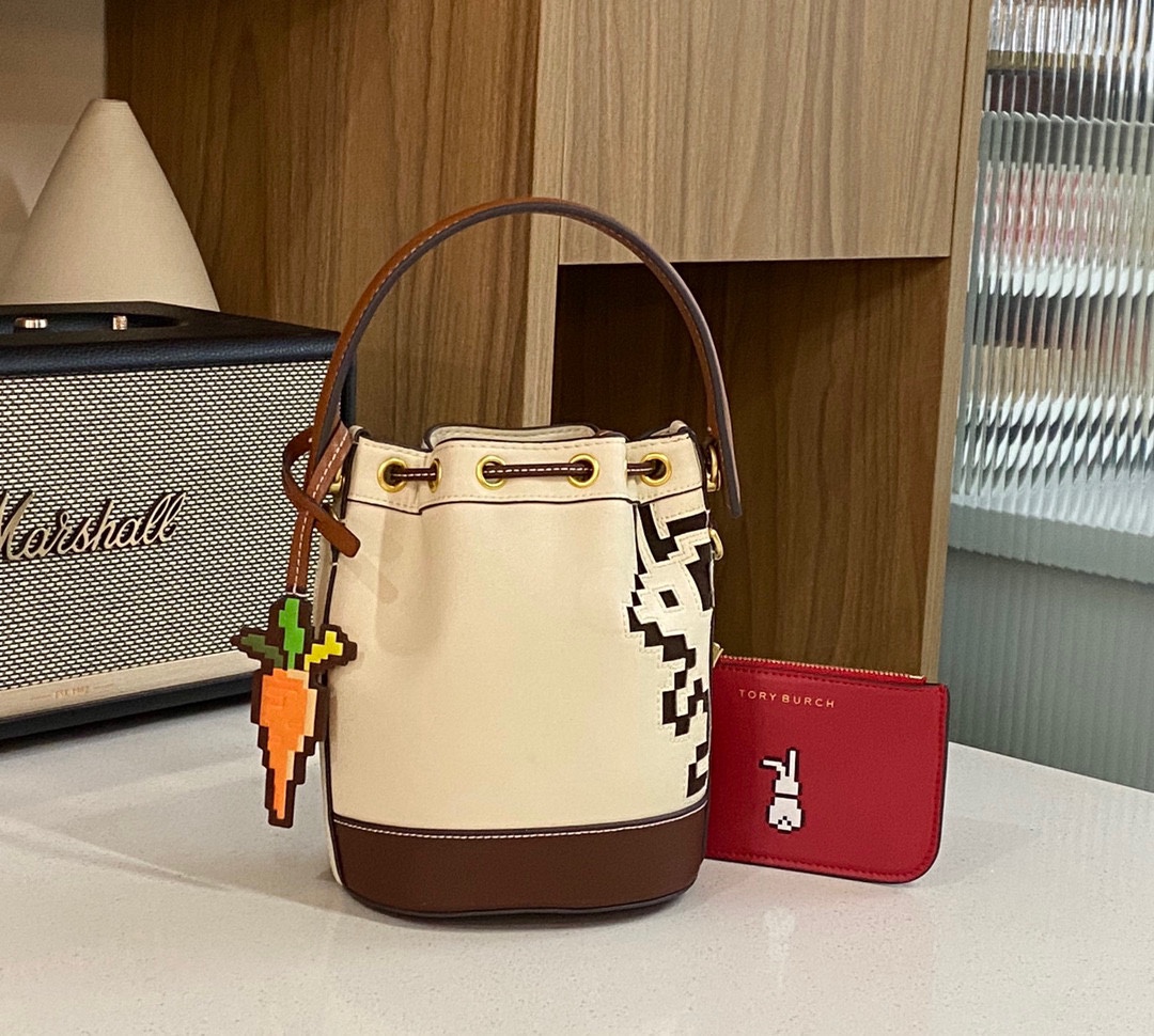 Year-Limited Rabbit Bucket Bag with Pixel Rabbits for Spring Celebration - 图片 3
