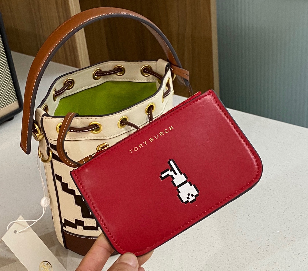Year-Limited Rabbit Bucket Bag with Pixel Rabbits for Spring Celebration - 图片 4