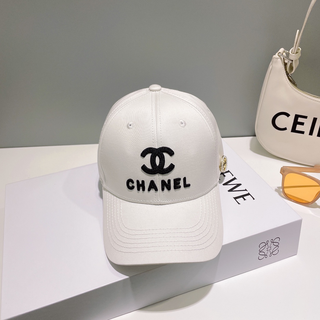 Sombreros de pescador, gorras de béisbol, gorros de punto. Chanel CHANEL nueva gorra de béisbol, logo pequeño clásico y…