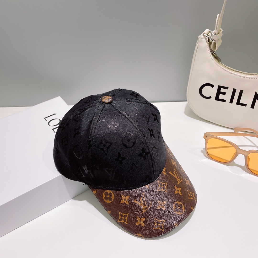 
LV路易威登，经典原单棒球帽， LV真皮压花，专柜常年热卖款，口碑极佳，11开模订制，原版头层牛皮，轻