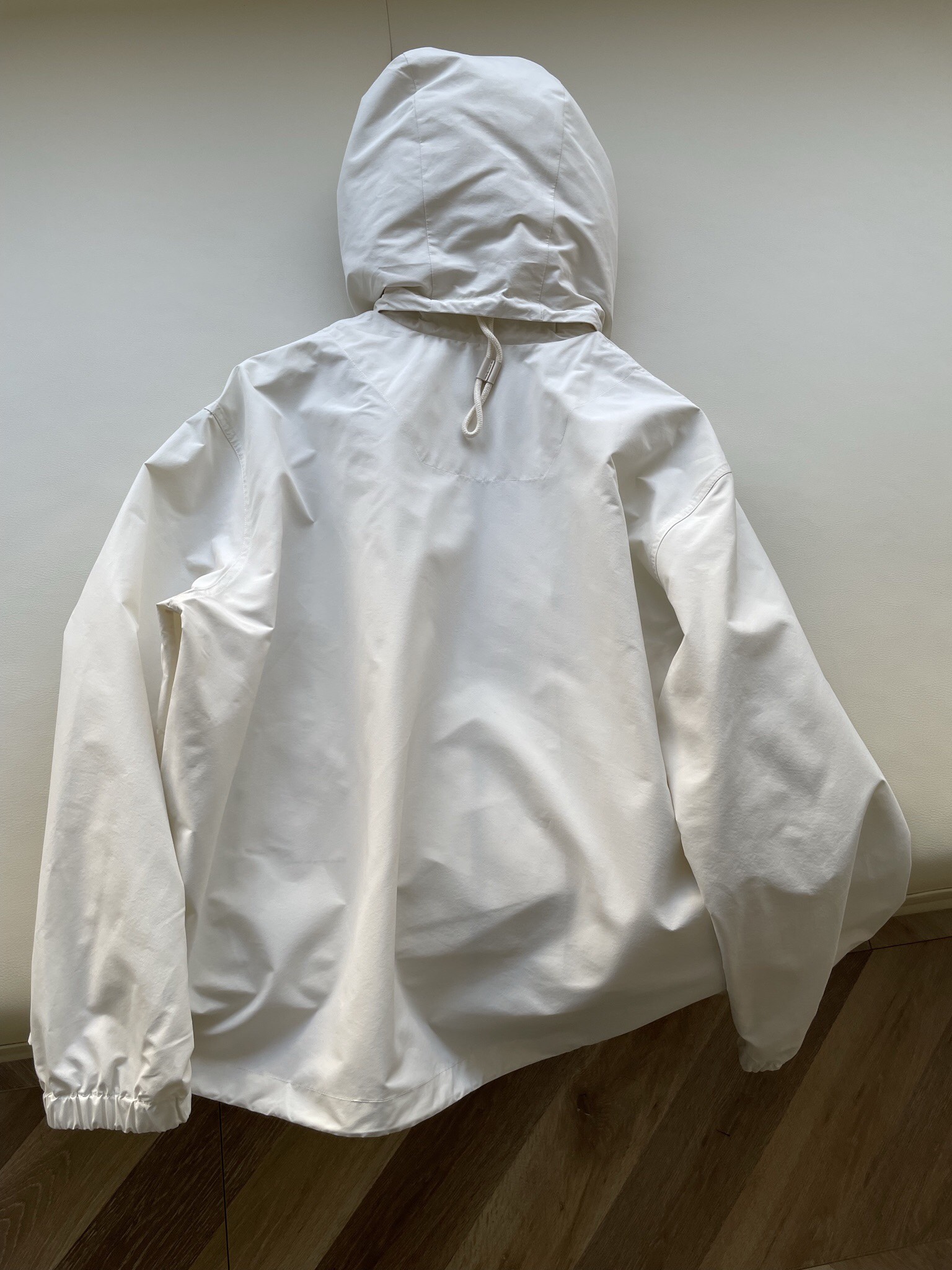 Review: High-Quality Spring Coat in Milk White Polyester Fabric, Versatile and Durable - 图片 8