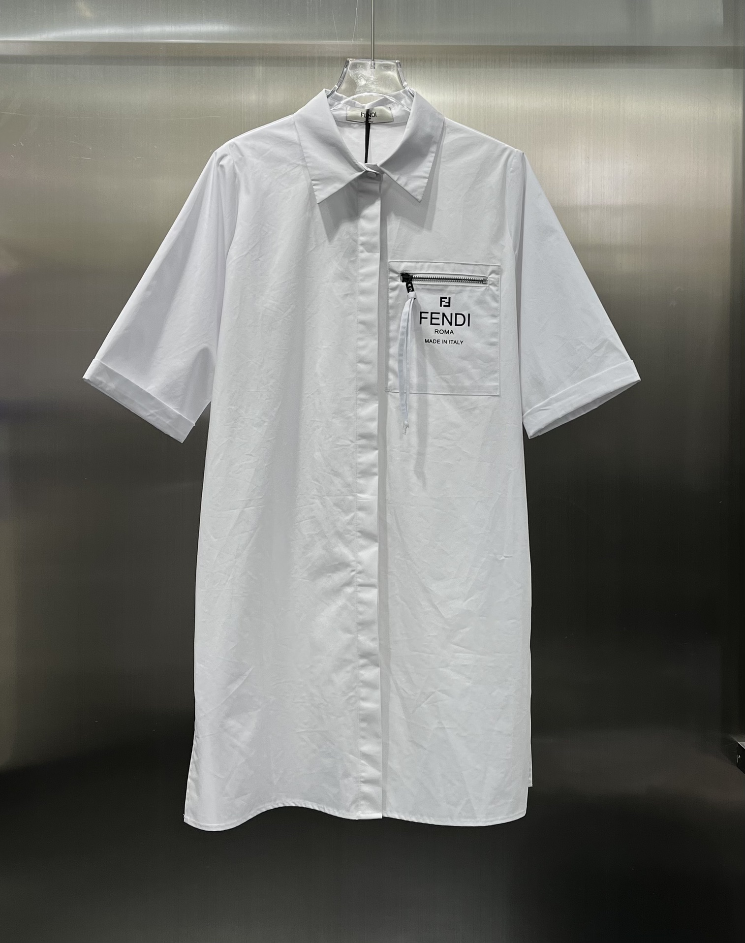 NO:696875,Fend* new products are on the shelves. Mid-sleeve shirt dress. Elegant belt and waist accessories. Positioned printed pocket design is fashionable and high-end. The elegant and classic version is versatile and not picky. The texture of imported pure cotton shirt cloth is great. It is highly recommended to keep it for yourself. The quality of workmanship depends on the details. High version, fendi, skirts, shirts,19860909Fend*新品上架 中袖衬衫连衣裙 气质腰带束腰配饰 定位印花口袋设计时髦又高级 气质通勤经典版型百搭不挑人 进口纯棉衬衫布质感超赞 强烈推荐自留款 做工品质看细节  高版本,,fendi,skirts,shirts,,Women's clothing