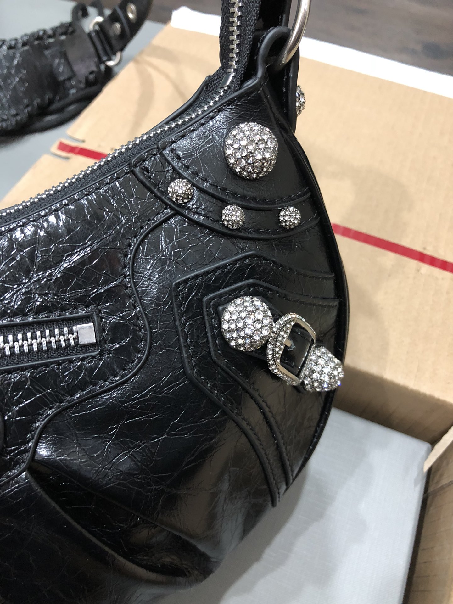 Balenciaga Balenciag Le Cagole半月牙腋下包饺子包