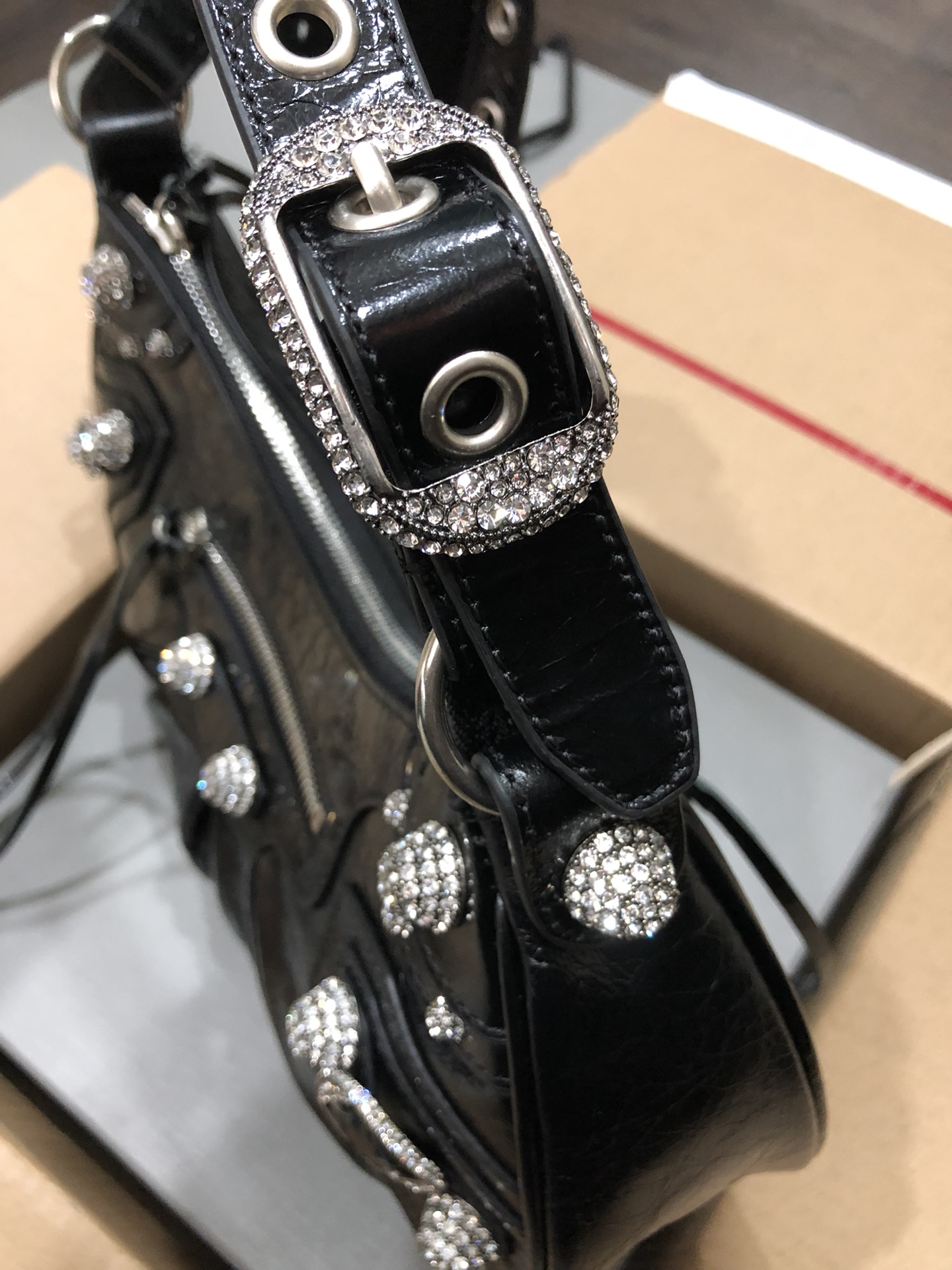 Balenciaga Balenciag Le Cagole半月牙腋下包饺子包
