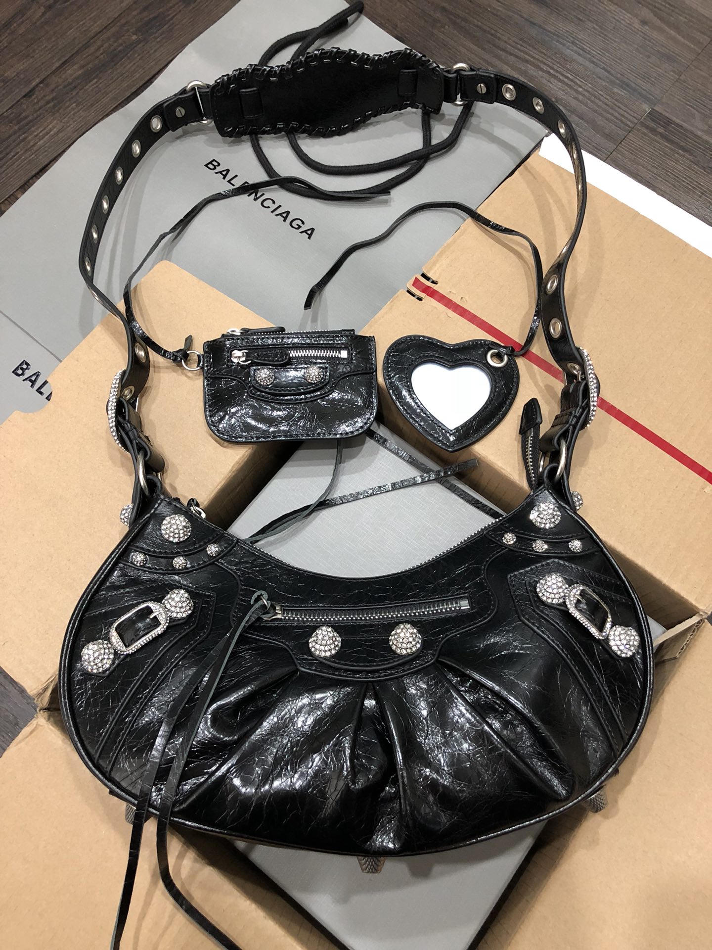 Balenciaga Balenciag Le Cagole半月牙腋下包饺子包