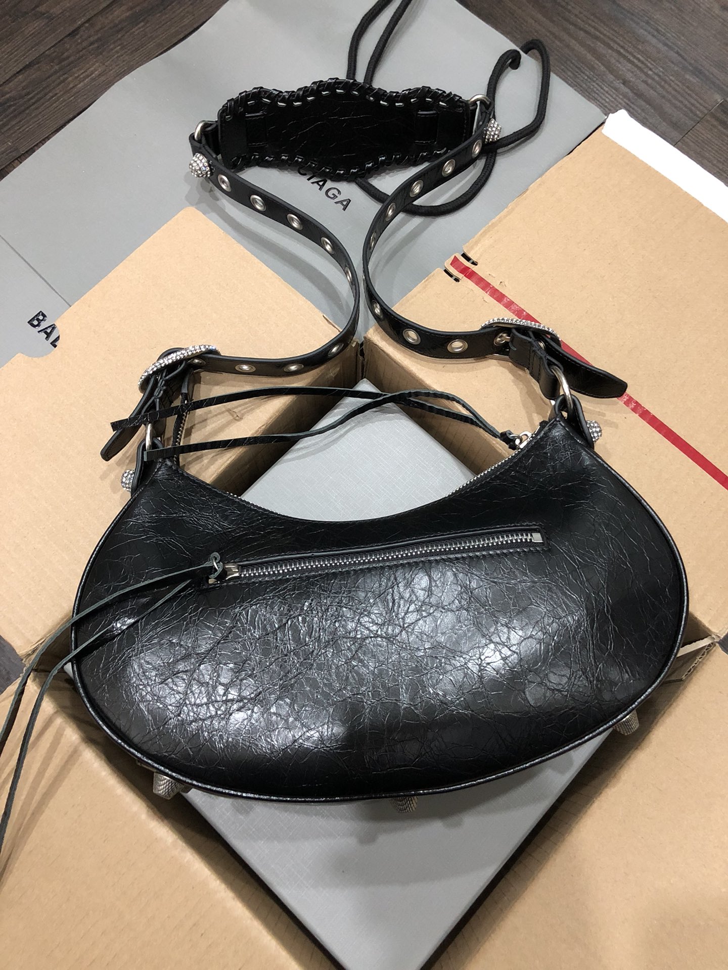 Balenciaga Balenciag Le Cagole半月牙腋下包饺子包