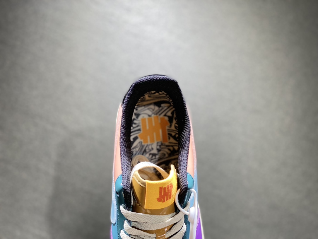 240 Nike Air Force 1 空军一号运动板鞋  DV5255-500