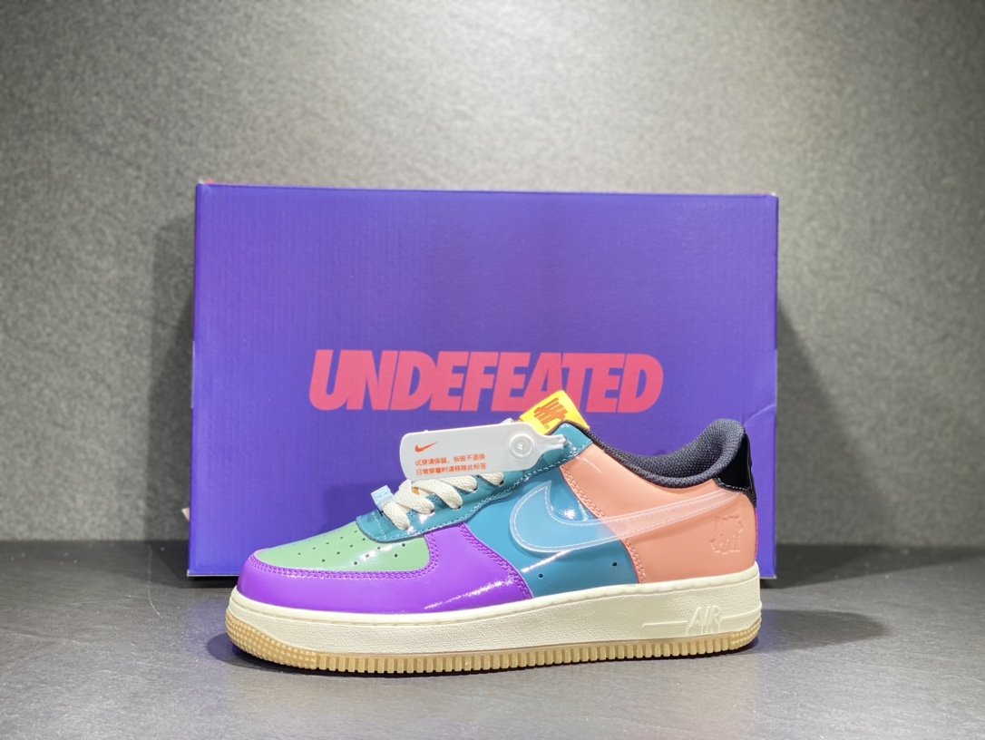 240 Nike Air Force 1 空军一号运动板鞋  DV5255-500