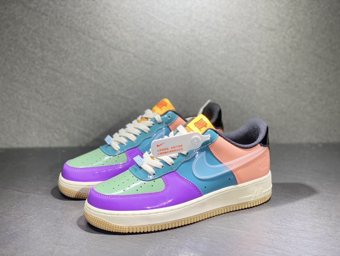 240 Nike Air Force 1 空军一号运动板鞋  DV5255-500
