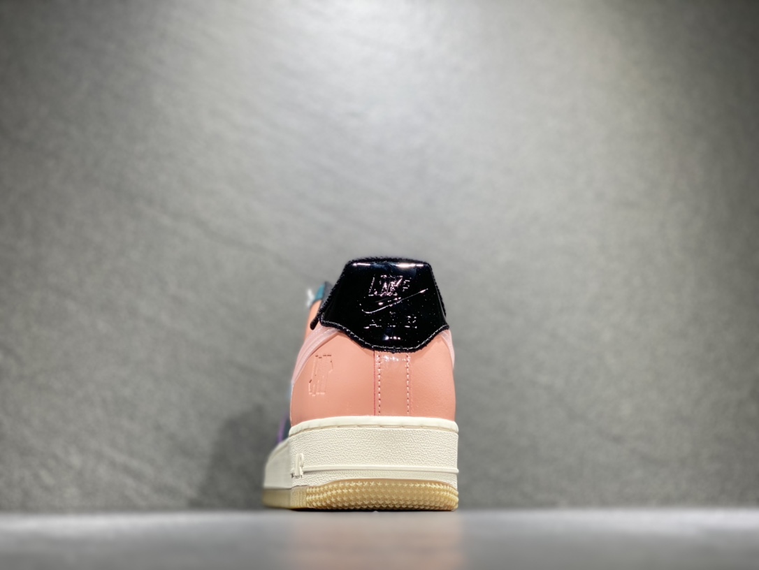 240 Nike Air Force 1 空军一号运动板鞋  DV5255-500