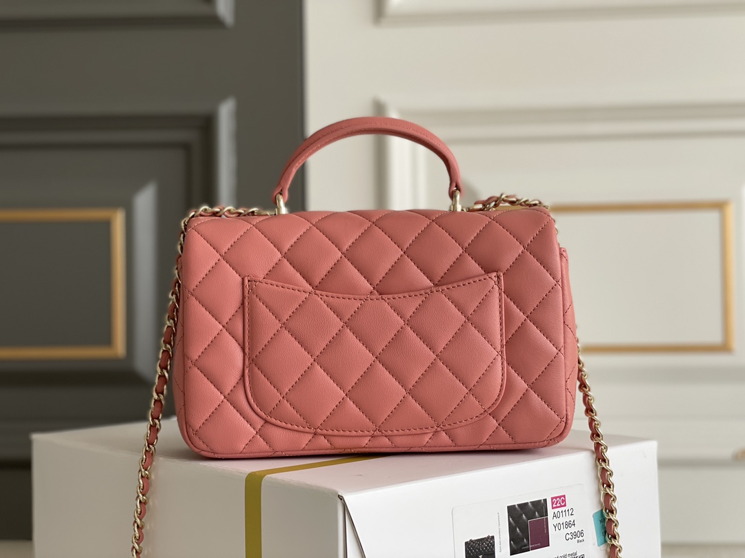 🌼现货 白金版▪️正品级 包装如图全新到货‼️𝗖𝗵𝗮𝗻𝗲𝗹 ｜新色𝗠𝗶𝗻𝗶口盖𝗖𝗙手腕包专柜售价𝟛𝟠𝟟𝟙