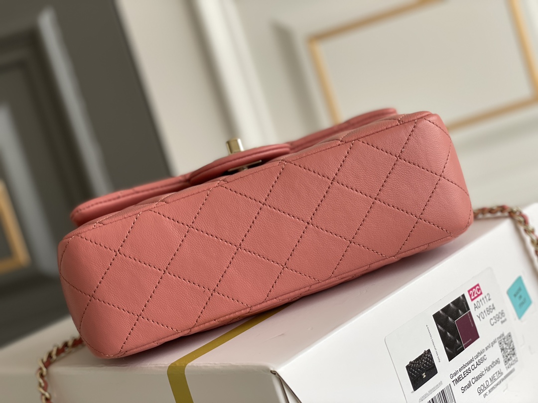 🌼现货 白金版▪️正品级 包装如图全新到货‼️𝗖𝗵𝗮𝗻𝗲𝗹 ｜新色𝗠𝗶𝗻𝗶口盖𝗖𝗙手腕包专柜售价𝟛𝟠𝟟𝟙