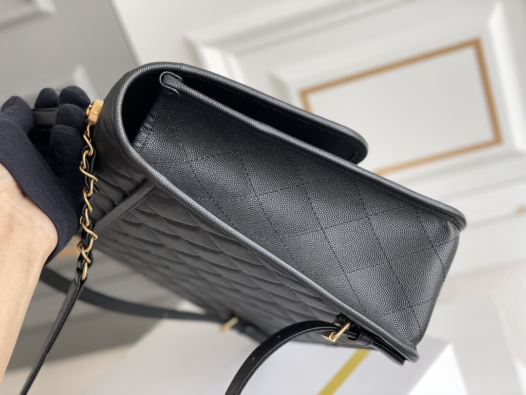 🌼现货 白金版▪️正品级 包装如图新品到货🆕𝗖𝗵𝗮𝗻𝗲𝟭 𝟮𝟮𝗞秋冬🌿纯原厂 鱼子酱铭牌双肩包𝟸𝟸𝚔秋冬