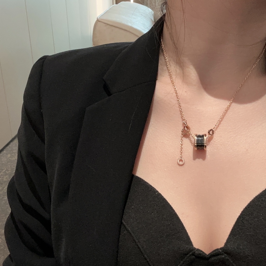 NO:631266,Baojia classic black ceramic necklace is a must-have, high quality in stock, year-end special offer, only this time, limited quantity, 88220, grab it and earn,,necklace,Cardia high-end jewelry19860909宝家经典黑陶瓷项链经典必入款, 高品质现货,年终特惠,仅此一次,数量有限,88220,抢到赚到,,necklace,卡迪亚高端饰品,Jewelry