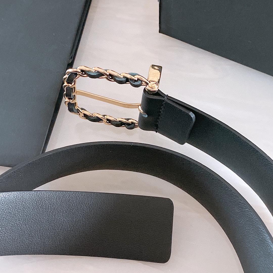 - c hanel 早春新款 进口胎小牛皮 黄铜金色金属五金. cc标志logo 链条 简约针扣 3.0