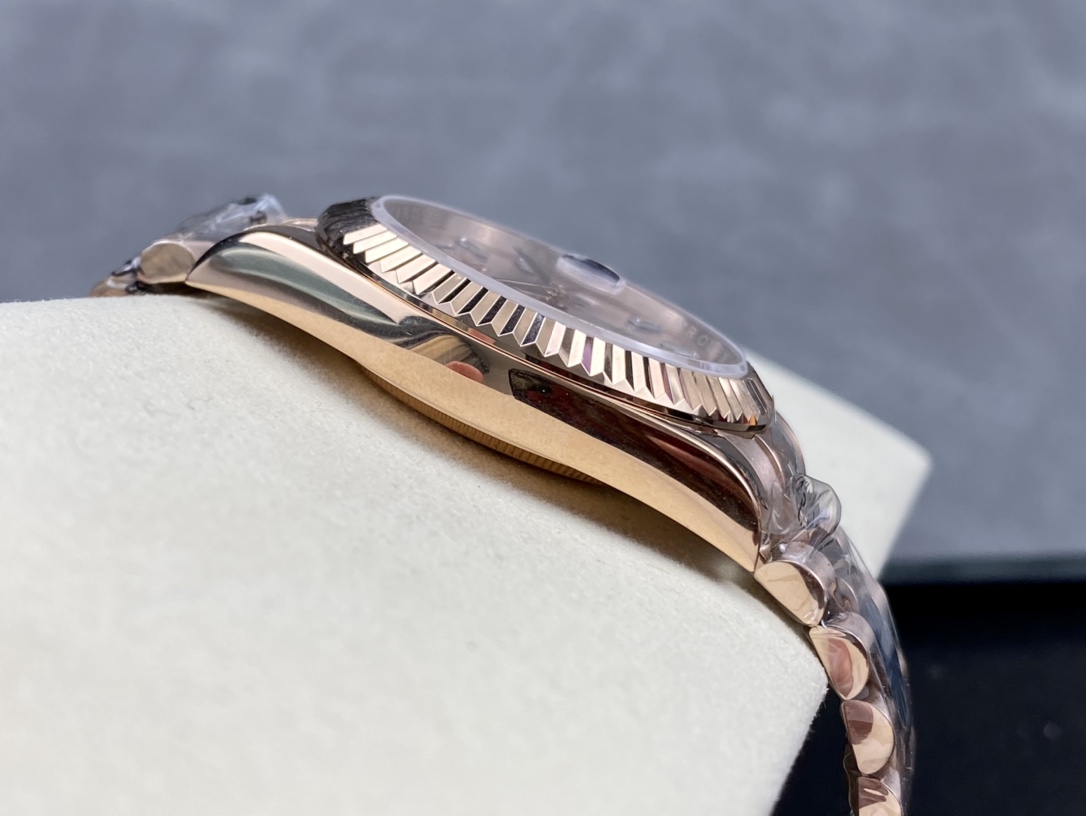 SK厂 劳力士Rolex 双历 星期日志型シリーズ 40mmの高品質腕時計