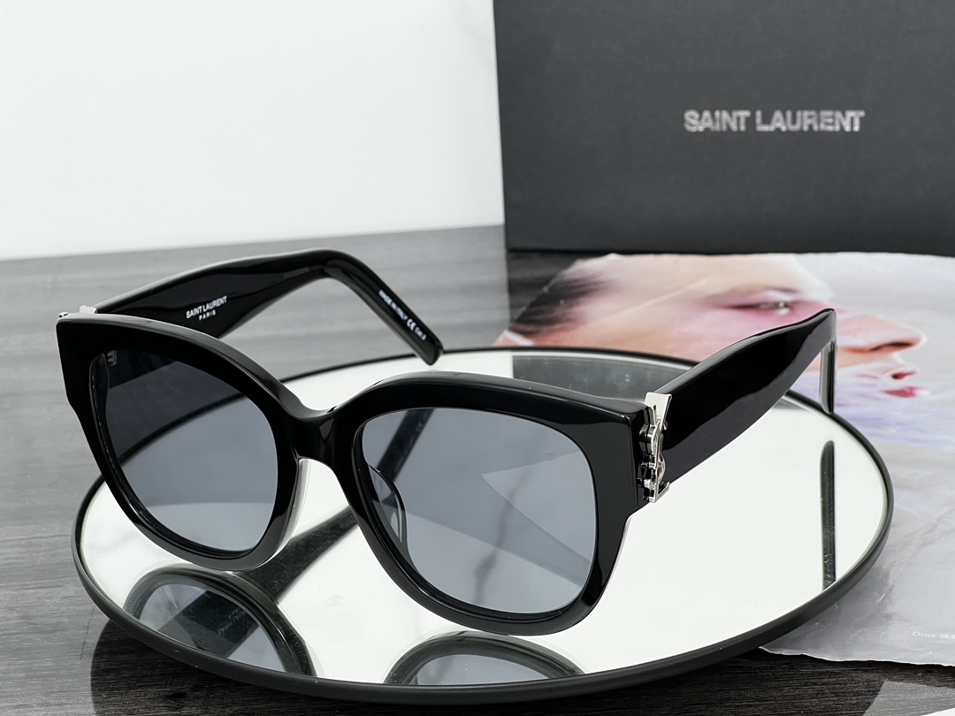 New 2023
 Yves Saint Laurent AAA
 Sunglasses Set With Diamonds Spring Collection Fashion