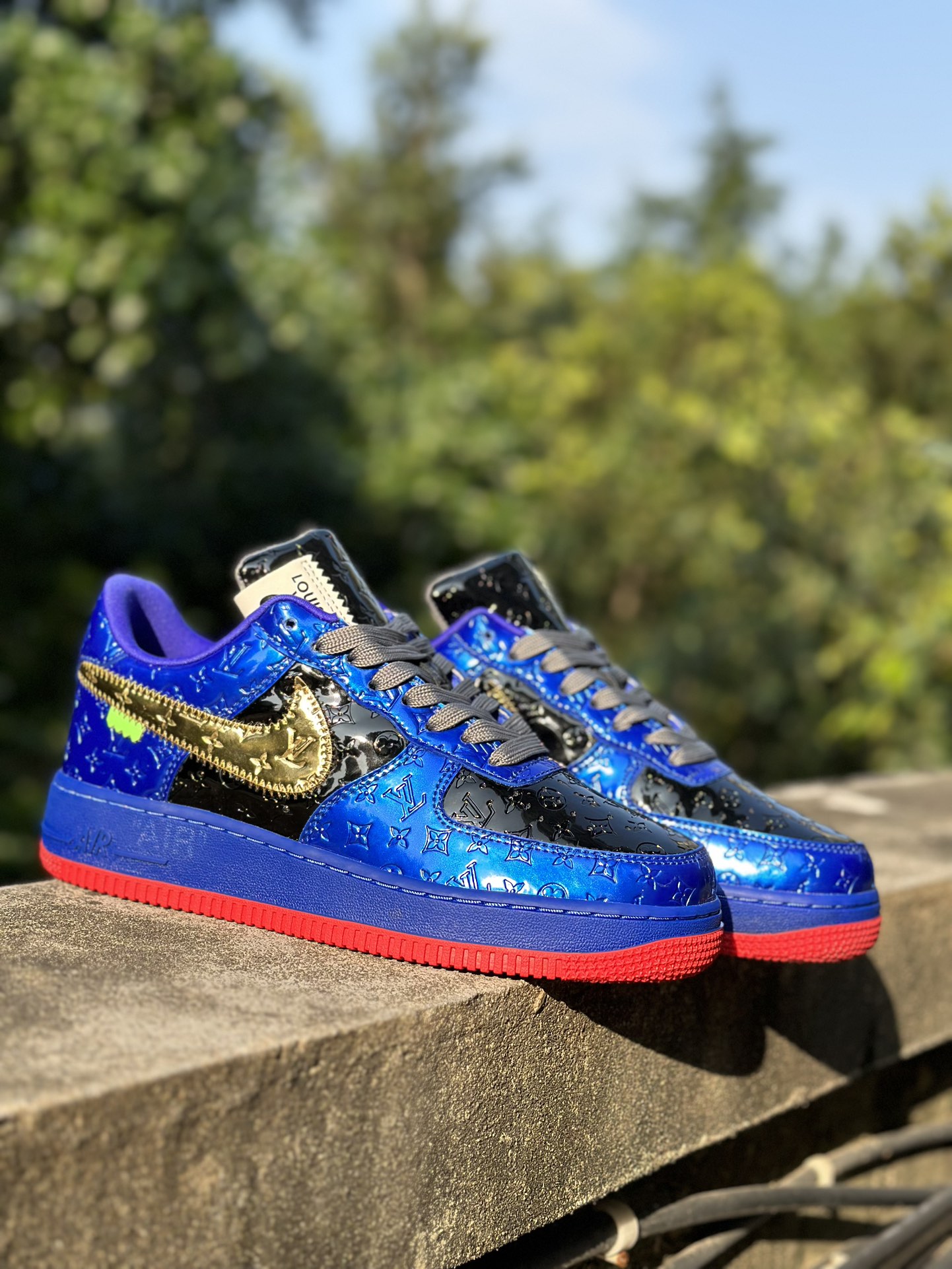 联名款福利特价大码供应LouisVuittonxNikeAirForce1Low低帮系带板鞋白红蓝LV联