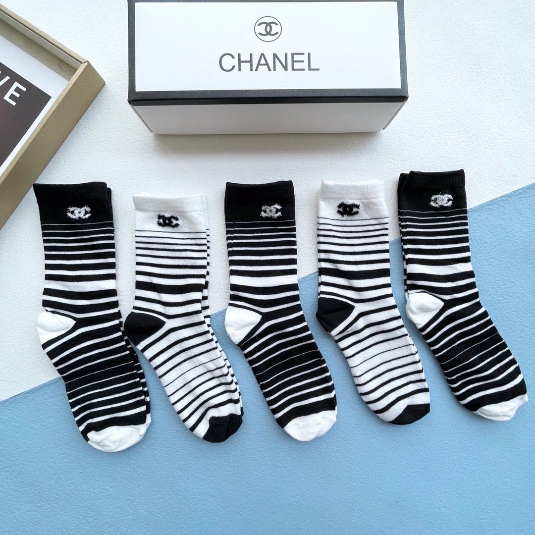 一盒五双Chanel香奈儿爆款高筒袜
