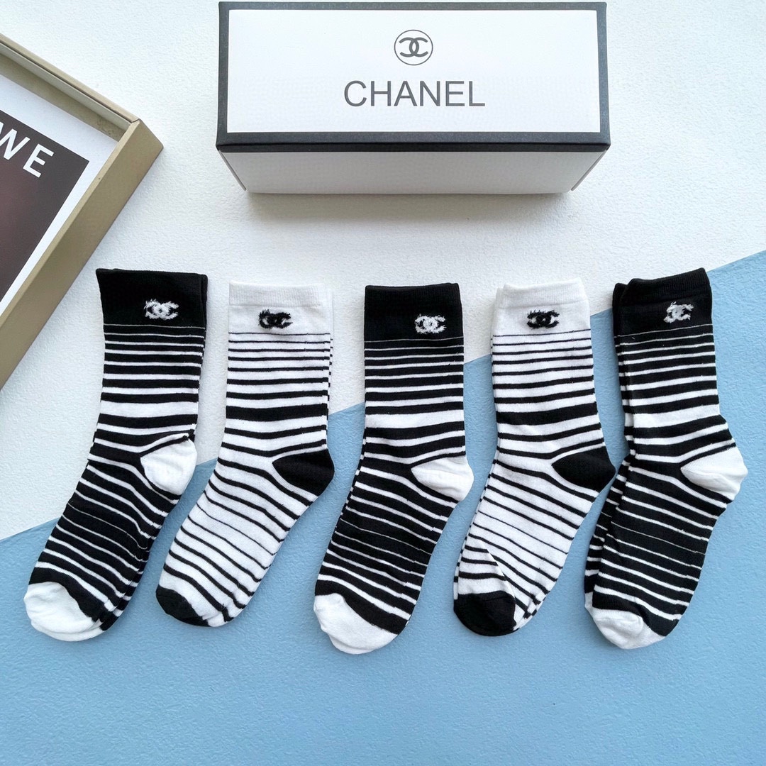 一盒五双Chanel香奈儿爆款高筒袜