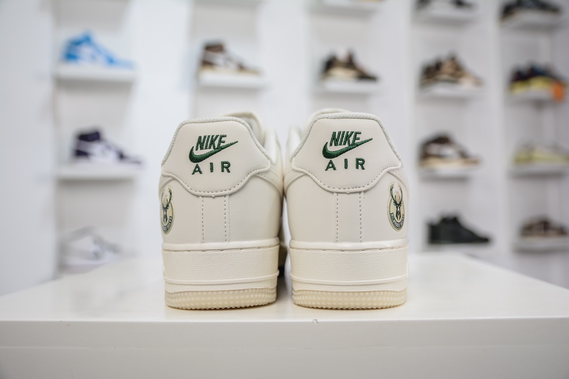 260 Air Force 1 '07 Low 密尔沃基雄鹿队MU0222-034