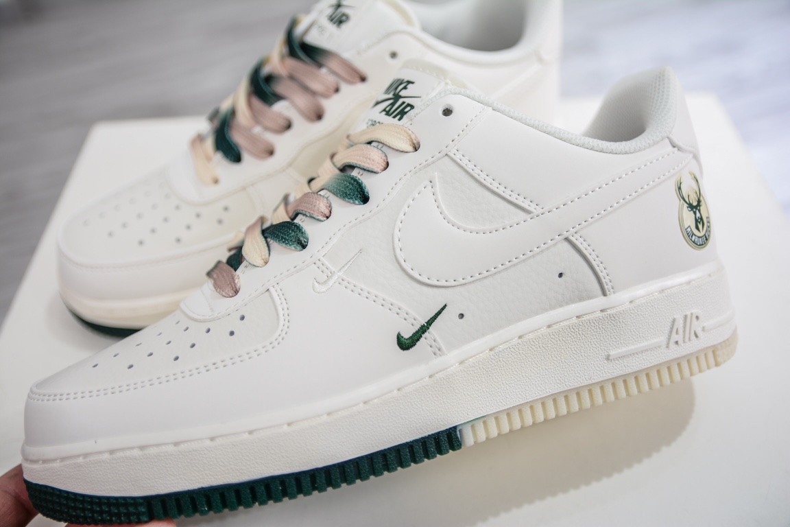 260 Air Force 1 '07 Low 密尔沃基雄鹿队MU0222-034