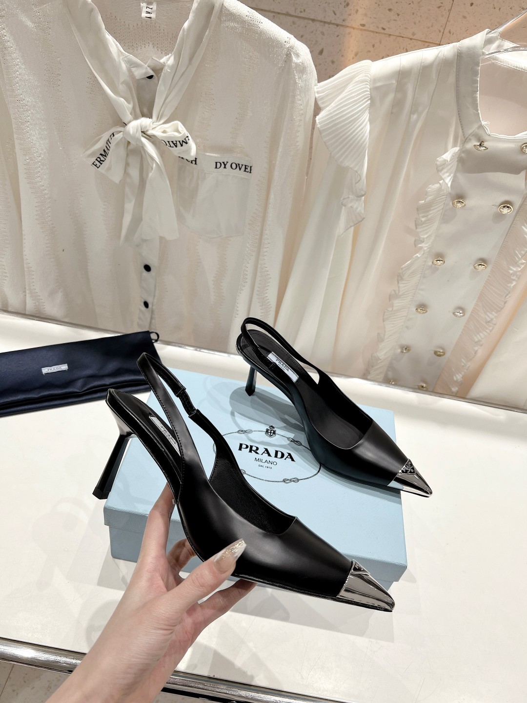 高版本出厂 PRADA*普拉达F025 2026ss春夏新款玛丽珍仙女风尖头高跟鞋凉鞋面料材质：顶级开边