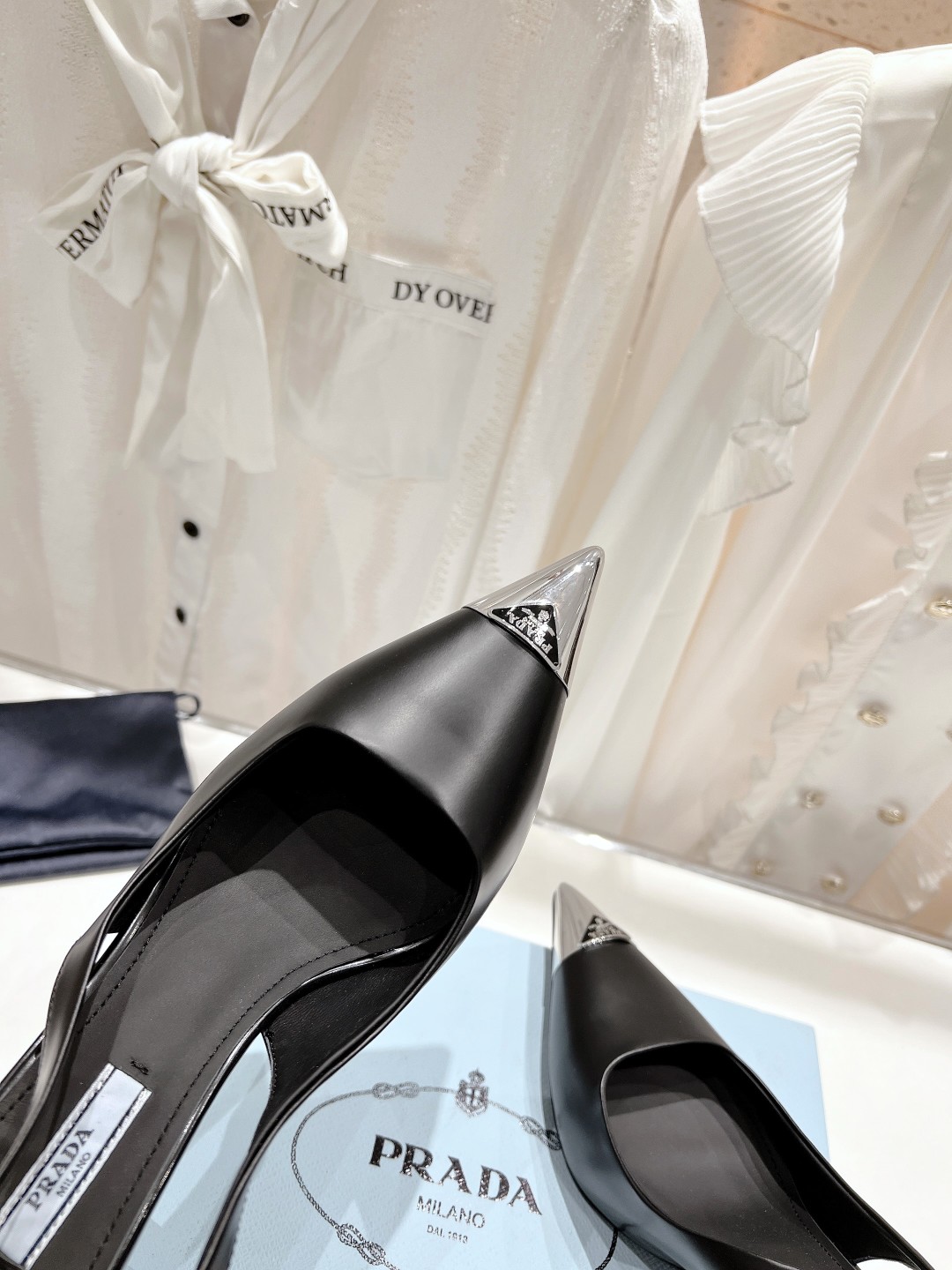 高版本出厂 PRADA*普拉达F025 2026ss春夏新款玛丽珍仙女风尖头高跟鞋凉鞋面料材质：顶级开边