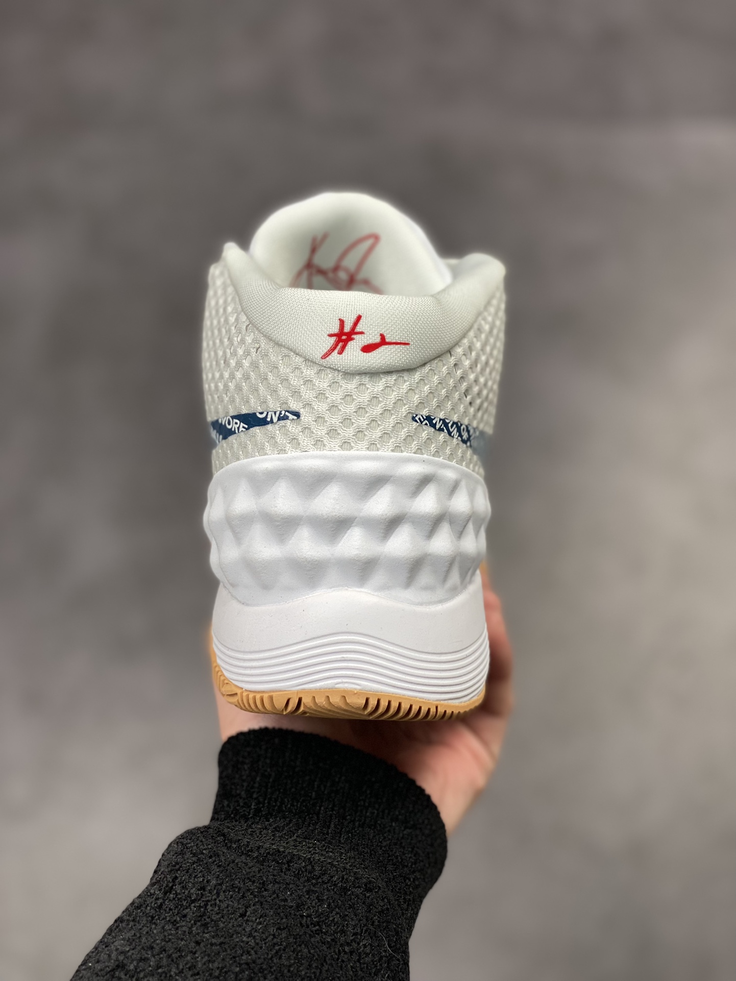 320 Nike Kyrie Low 1 EP 欧文1代 纯原级版本 584170-001
